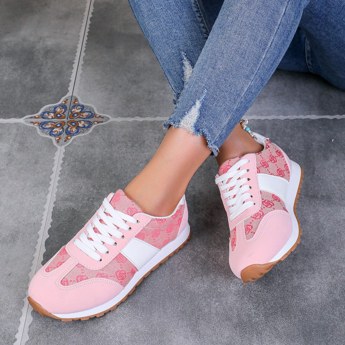 Contrast Round Toe Flat Sneakers